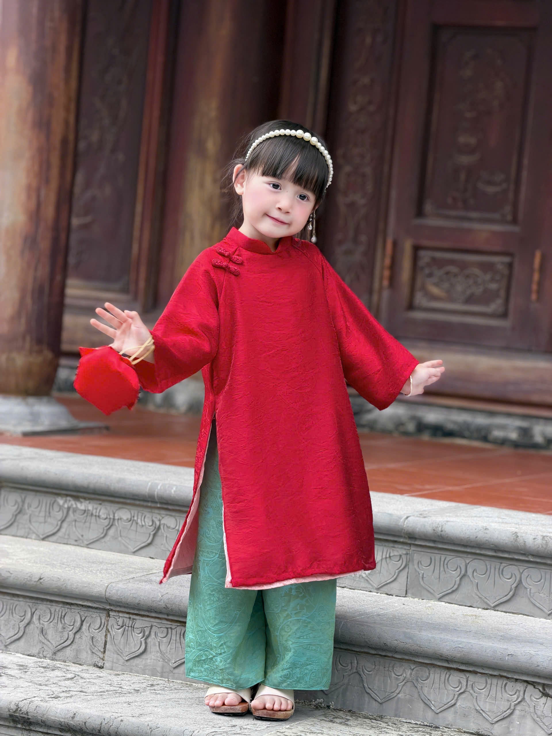 Royal Heritage Áo Dài – Ruby Jade (6–12 Months) | Traditional 4-Panel Vietnamese Outfit |Lunar New Year & Cultural Celebration Wear | Optional Green Headband