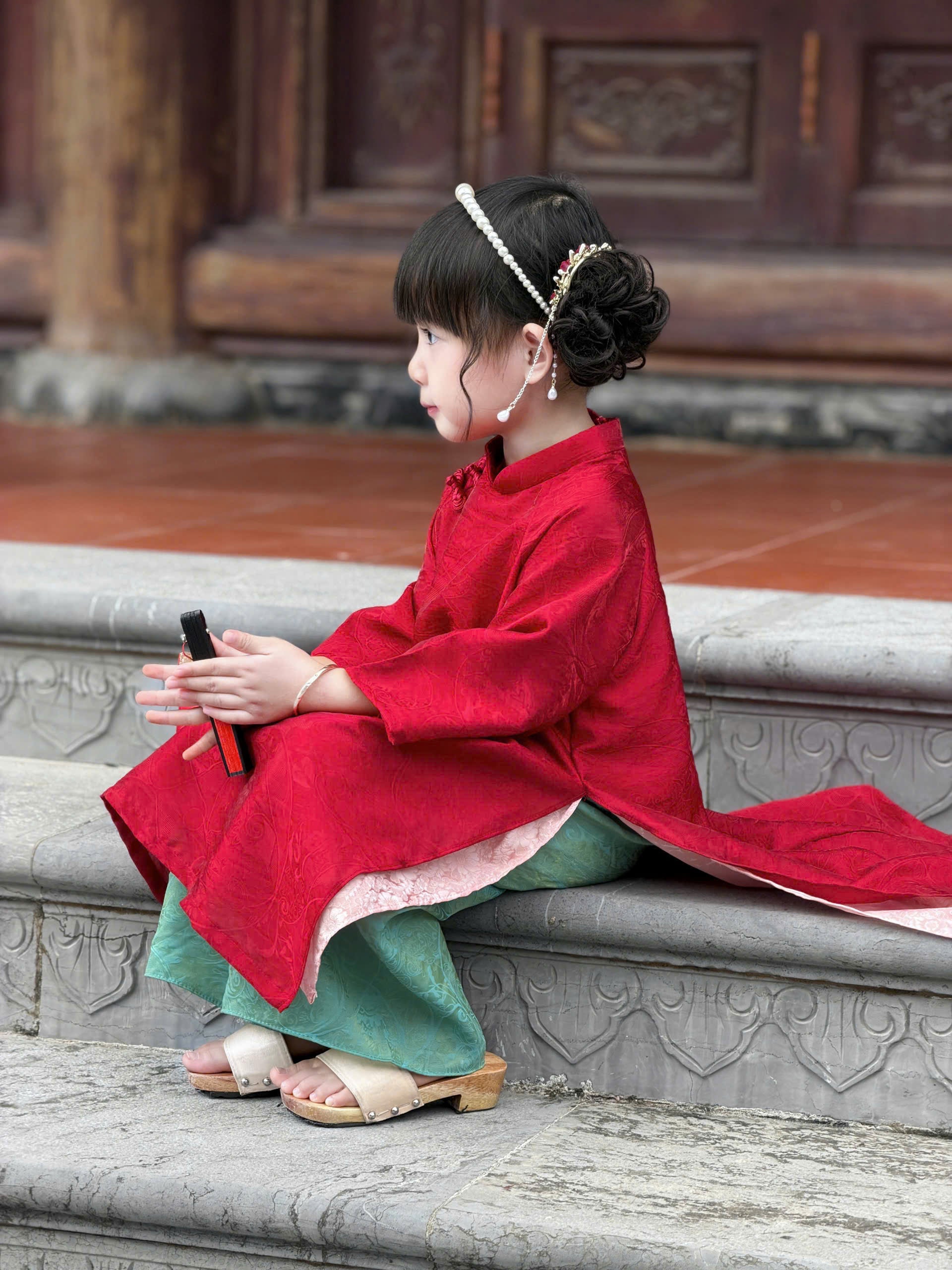 Royal Heritage Áo Dài – Ruby Jade (6–12 Months) | Traditional 4-Panel Vietnamese Outfit |Lunar New Year & Cultural Celebration Wear | Optional Green Headband