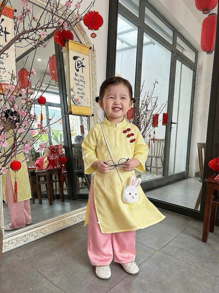 Spring Heritage Áo Dài – Floral Charm (6–10 Years) | Floral Jacquard Vietnamese Traditional Outfit | Tết & Special Occasion Wear