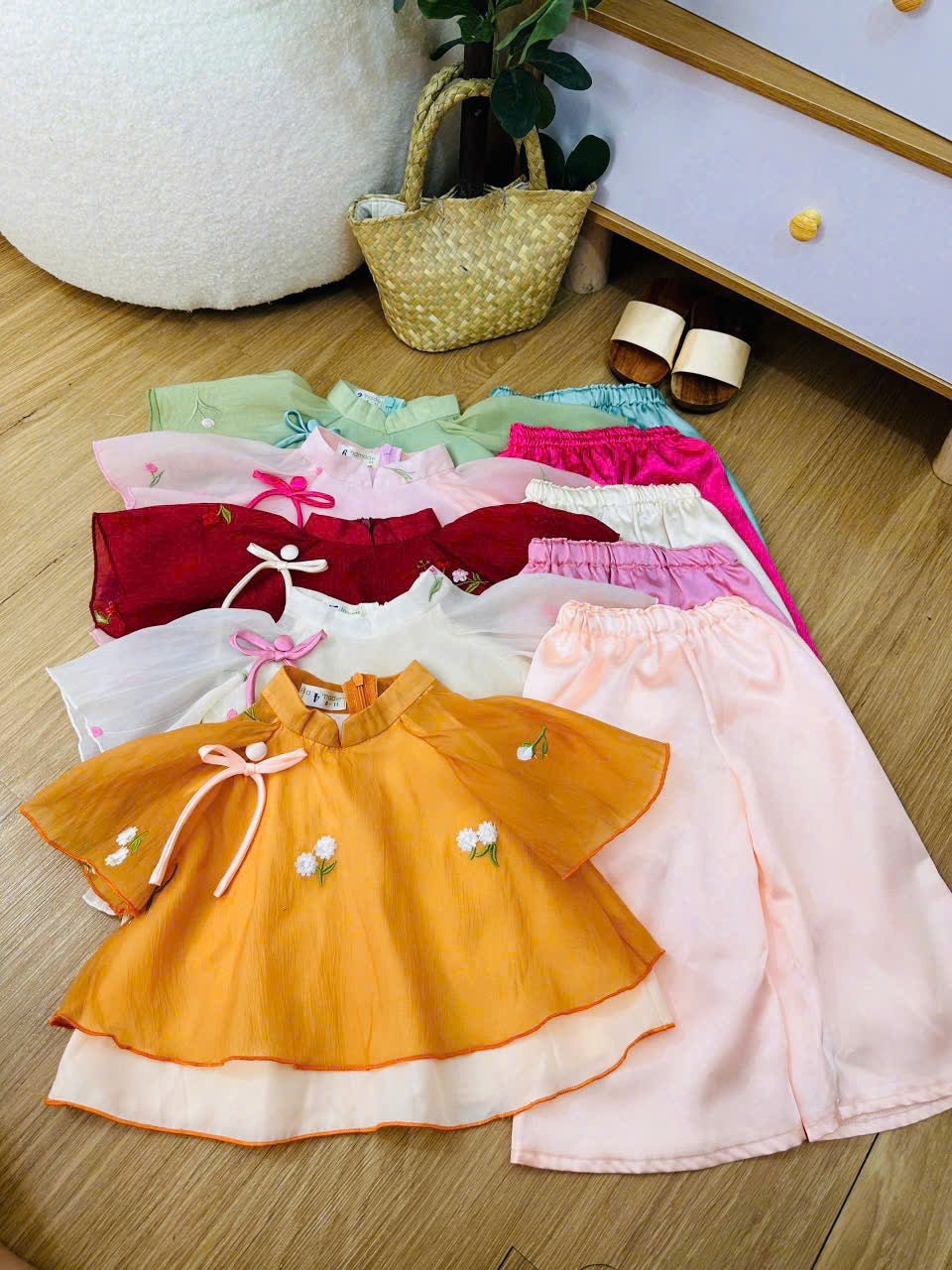 Uyên Thi Vietnamese Pháp Phục Set for Girls (0–6 Years) | Traditional Festival Outfit | Flutter Sleeves| Floral Embroidered Festival Outfit | Tết & Cultural Celebration Wear