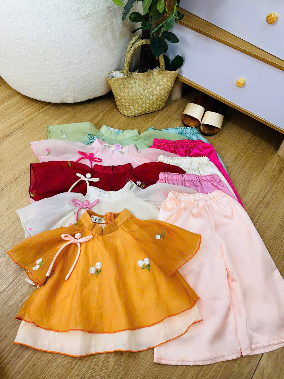 Uyên Thi Vietnamese Pháp Phục Set for Girls (0–6 Years) | Traditional Festival Outfit | Flutter Sleeves| Floral Embroidered Festival Outfit | Tết & Cultural Celebration Wear