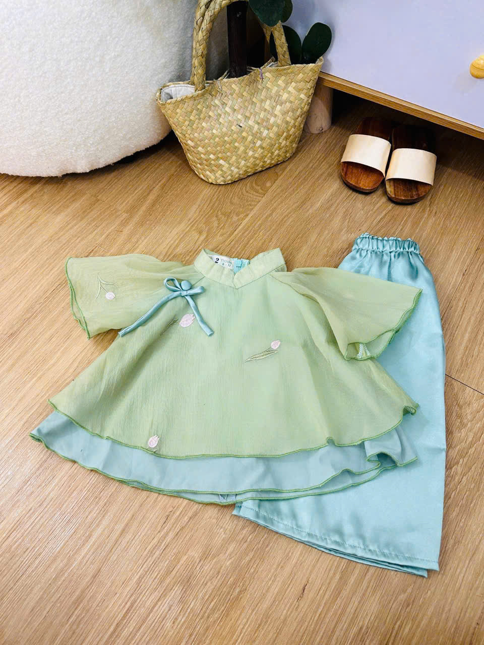 Uyên Thi Vietnamese Pháp Phục Set for Girls (0–6 Years) | Traditional Festival Outfit | Flutter Sleeves| Floral Embroidered Festival Outfit | Tết & Cultural Celebration Wear