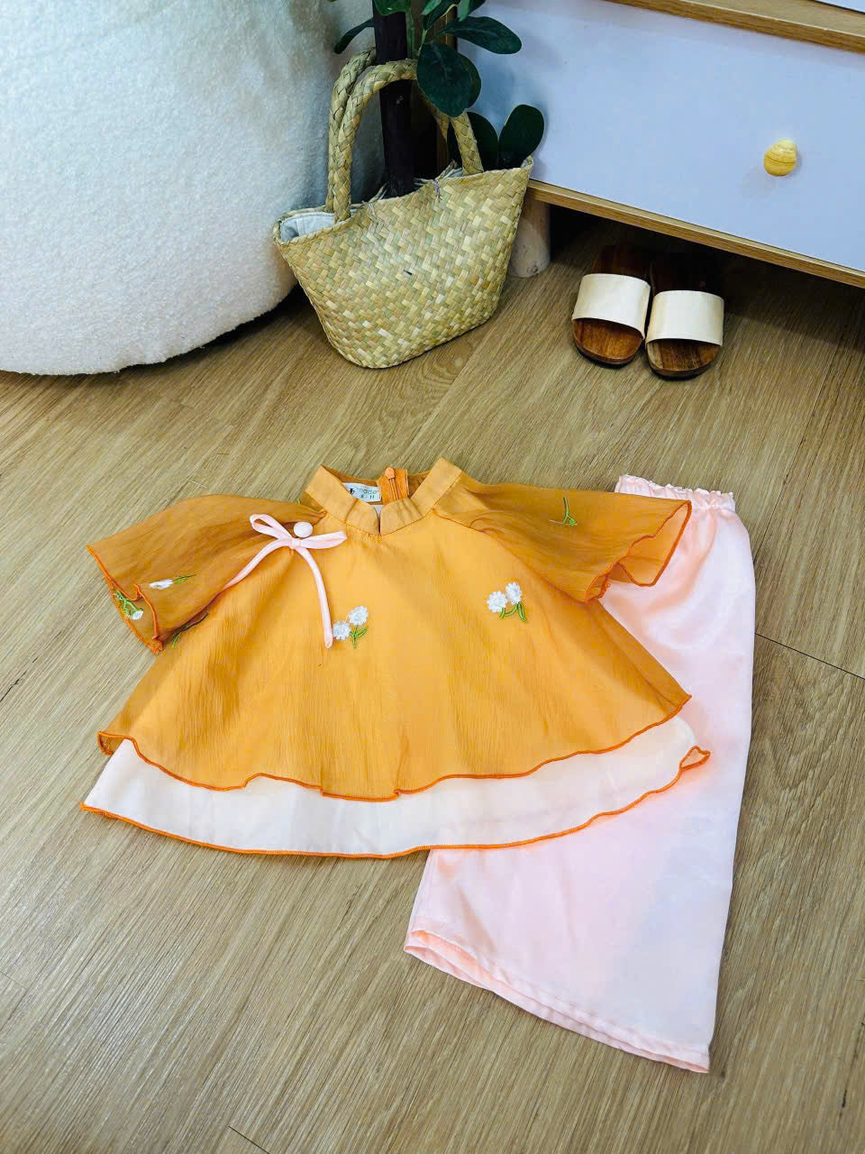 Uyên Thi Vietnamese Pháp Phục Set for Girls (0–6 Years) | Traditional Festival Outfit | Flutter Sleeves| Floral Embroidered Festival Outfit | Tết & Cultural Celebration Wear