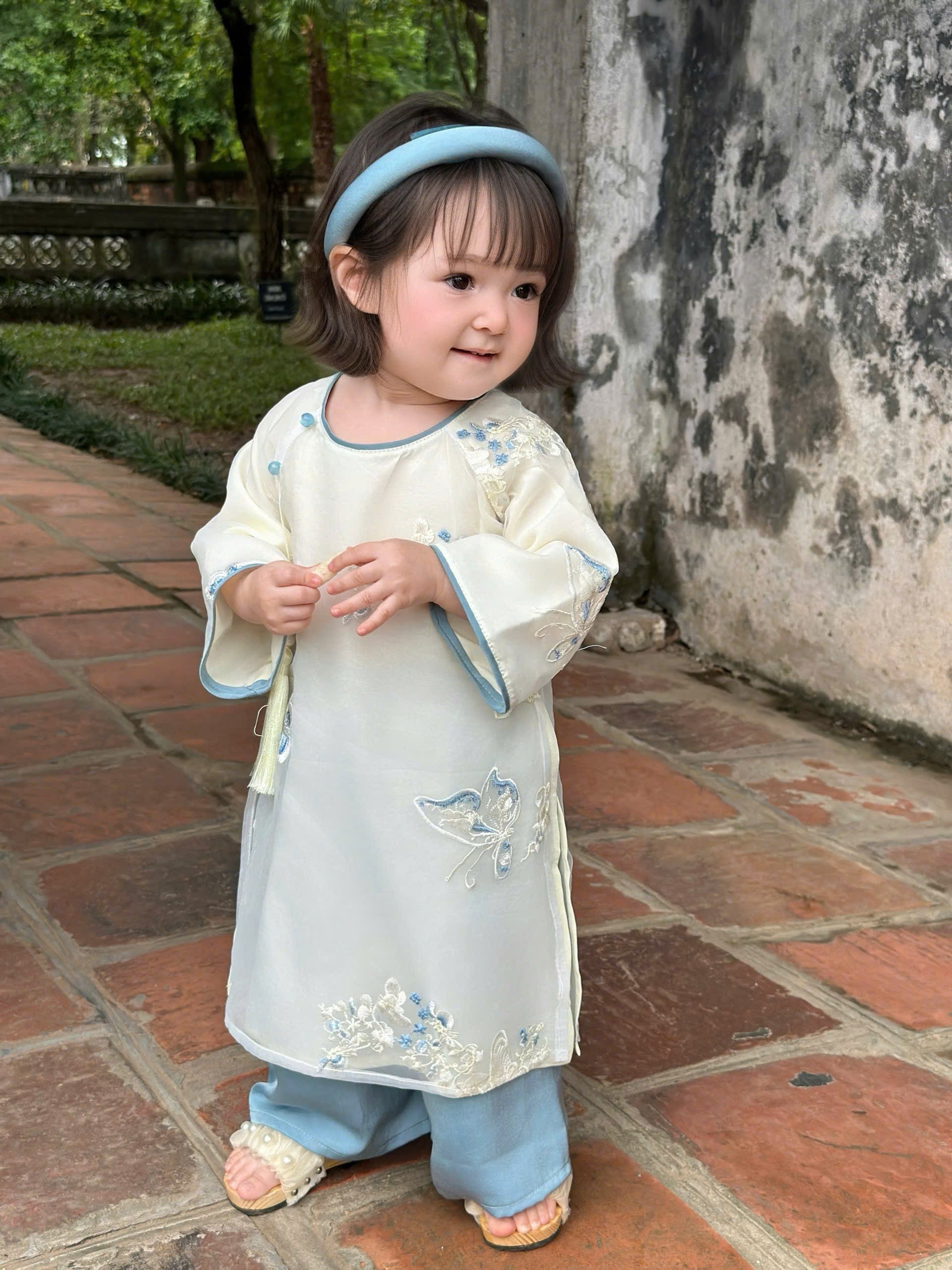 Imperial Mist Áo Dài – Cream Blue Harmony Girl Version (Newborn–6 Years) | Premium Headband Included