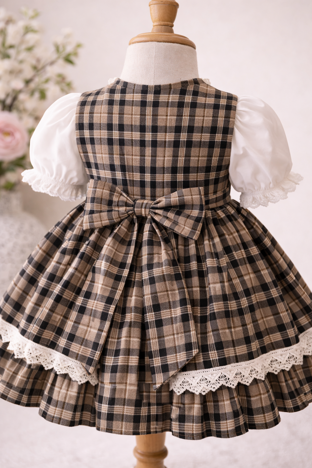 Vintage Plaid Dress for Girls – Lace Puff Sleeve Dress (1–6 Years)