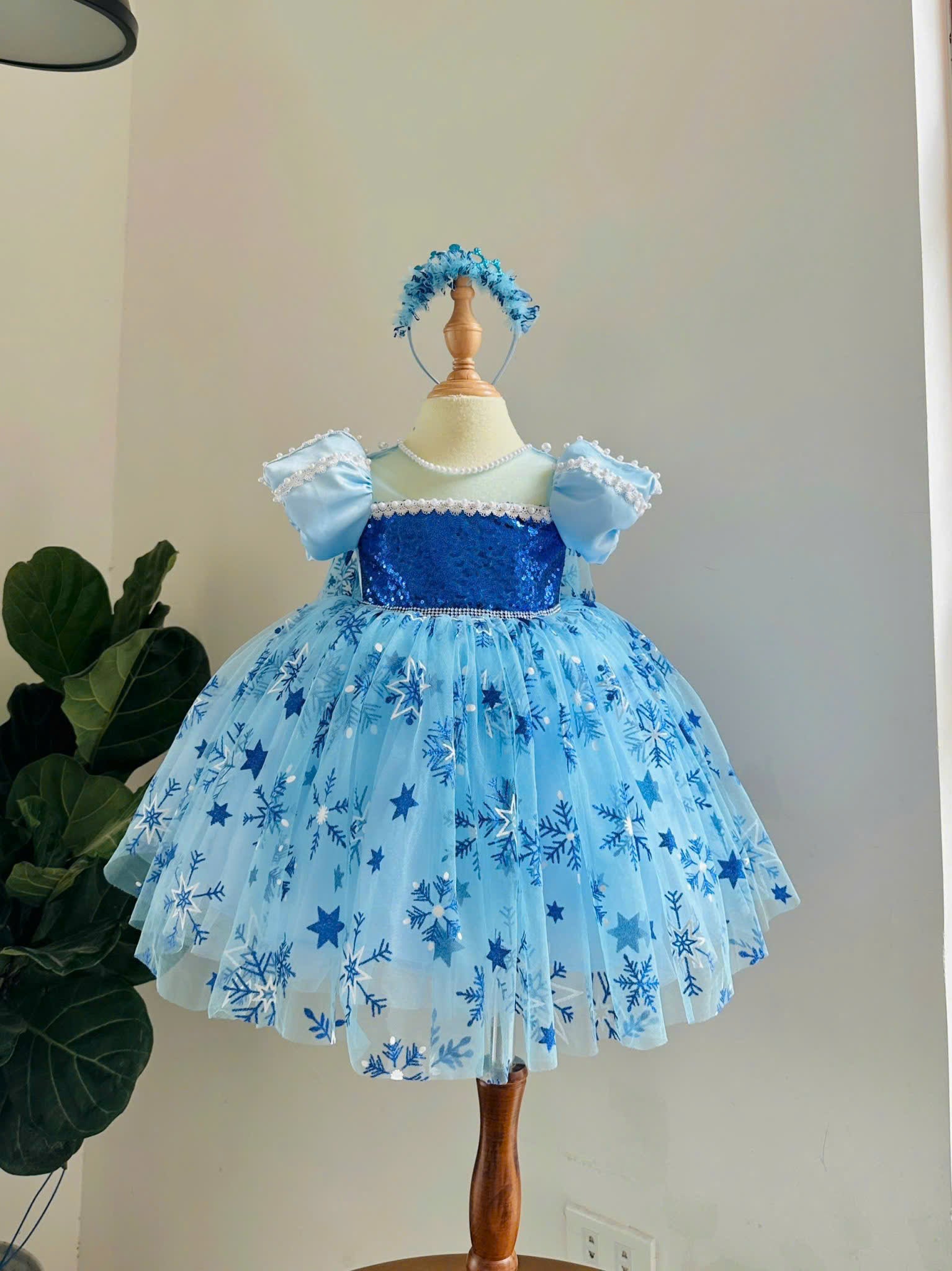 Elsa Inspired Girl Dress (1–6Y) | Frozen Style Blue Snowflake Tulle Dress | Winter Princess Birthday Outfit | Ice Princess Dress for Girls