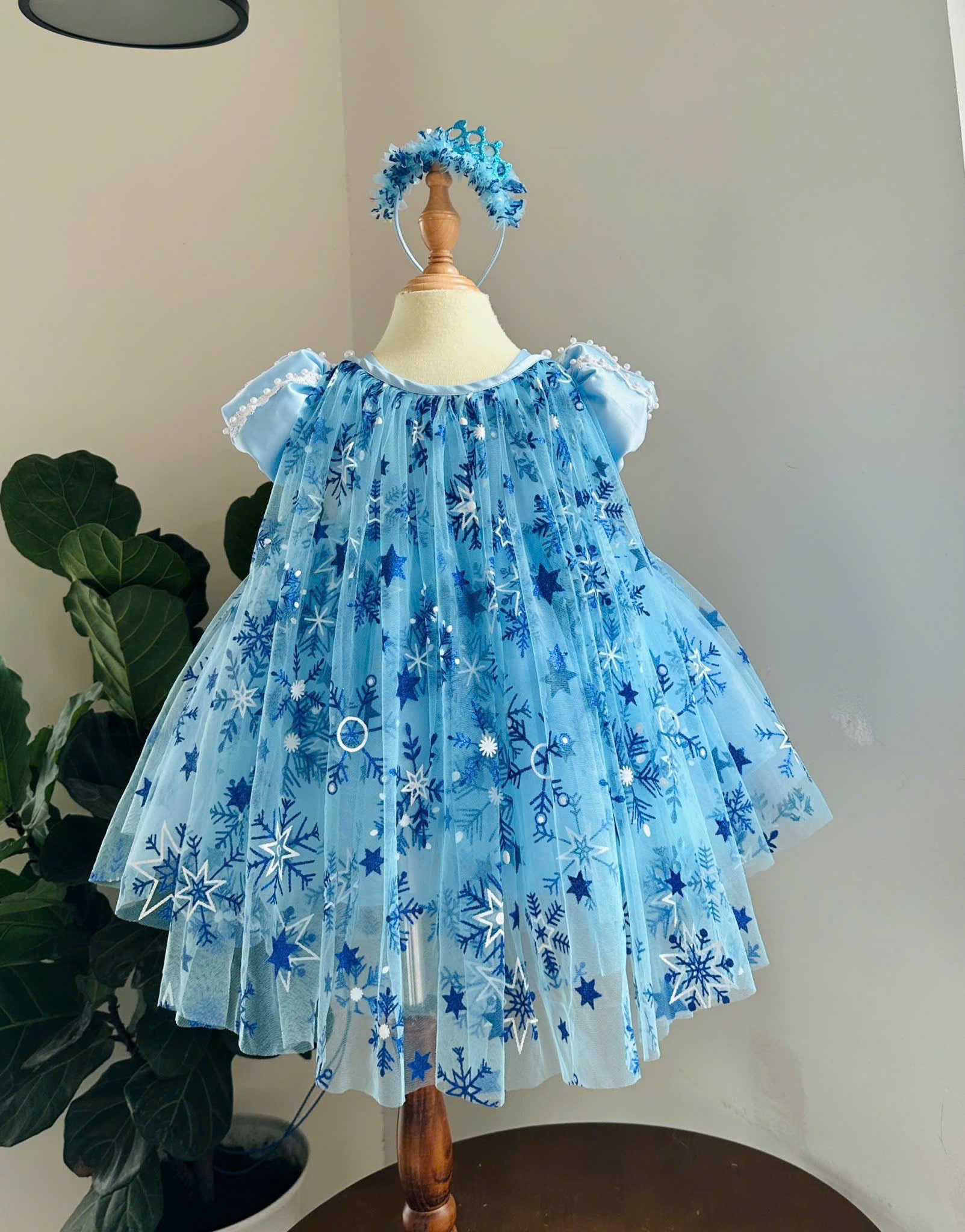 Elsa Inspired Girl Dress (1–6Y) | Frozen Style Blue Snowflake Tulle Dress | Winter Princess Birthday Outfit | Ice Princess Dress for Girls