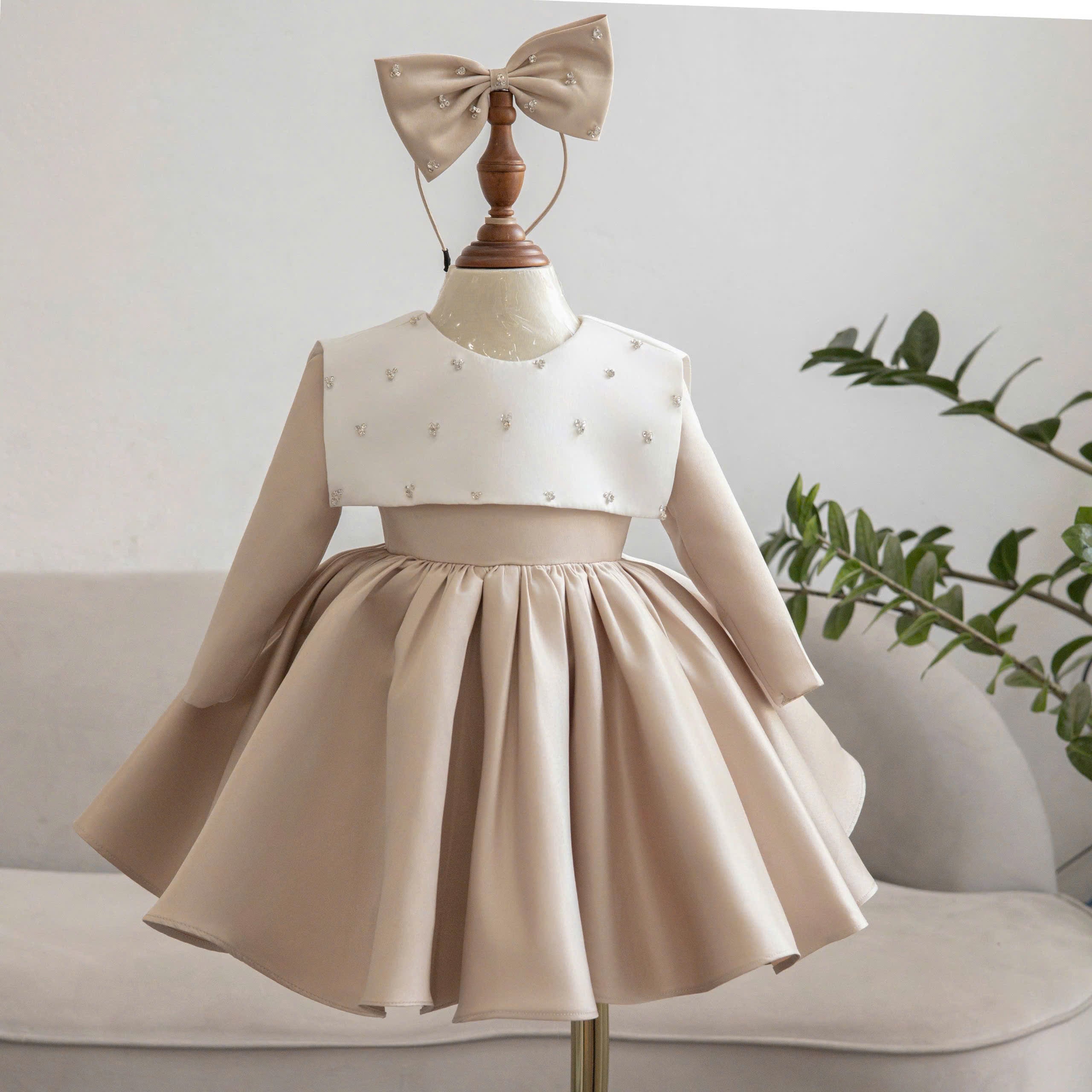 Champagne Crystal Bow Girl Dress – Flower Girl, Birthday & Special Occasion Dress (1–6 Years)