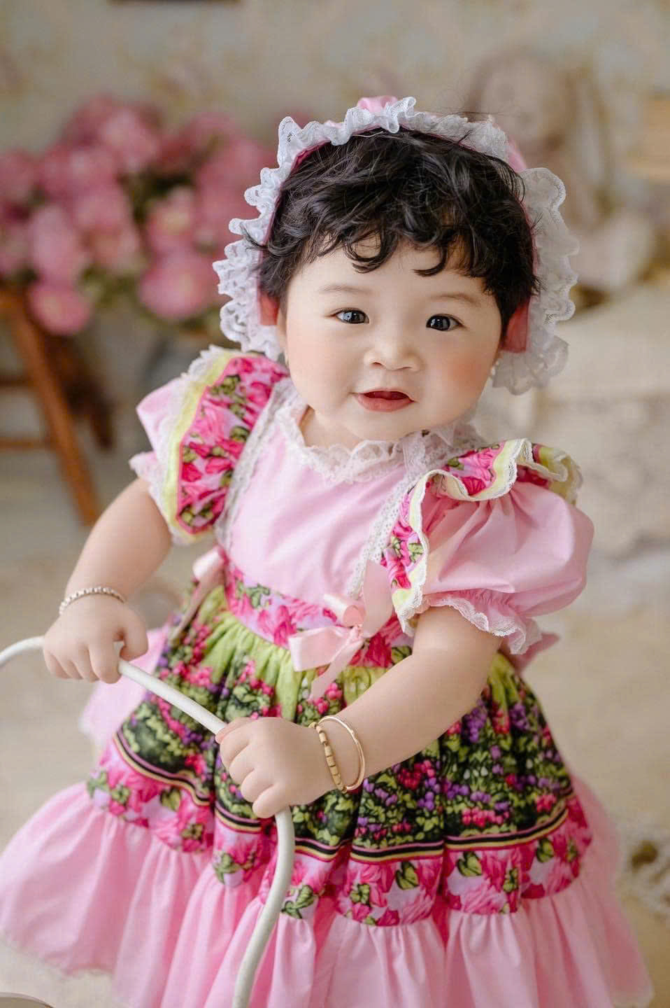 Vintage Floral Pink Dress for Girls – Puff Sleeve Lace Party Dress with Back Bow (1–6 Years)